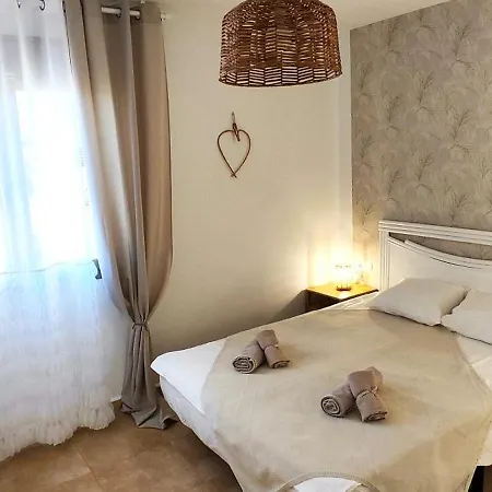 Felizidad Luxury